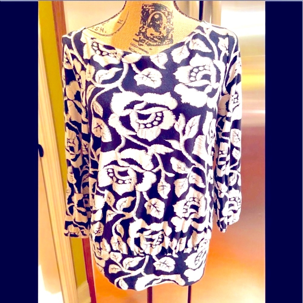 Look! Lucky Brand  This Shirt Rocks Size Small Gray Black Floral